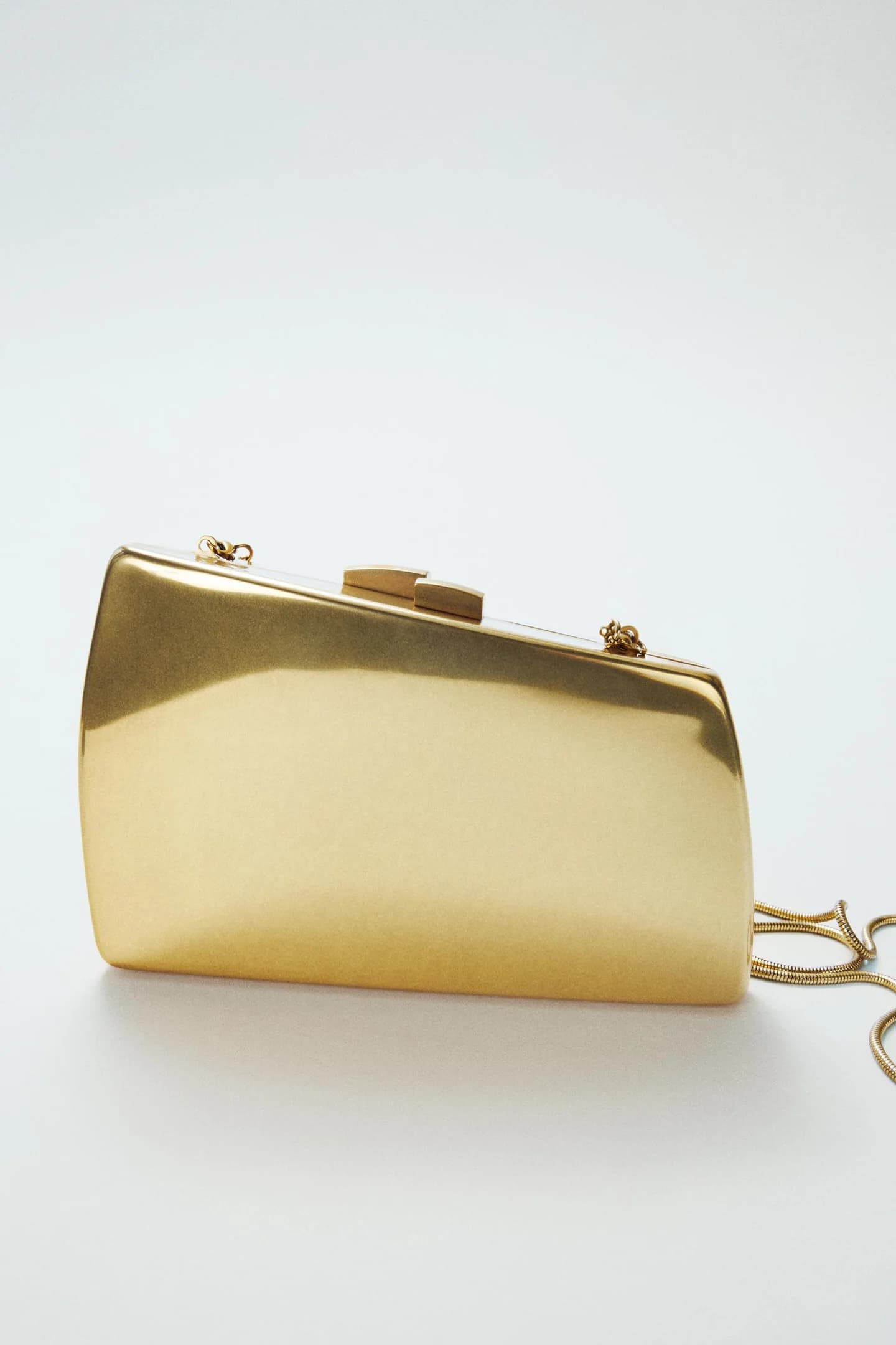 МЕТАЛЛИЧЕСКАЯ СУМКА ДЛЯ ГРУЗОВИКА