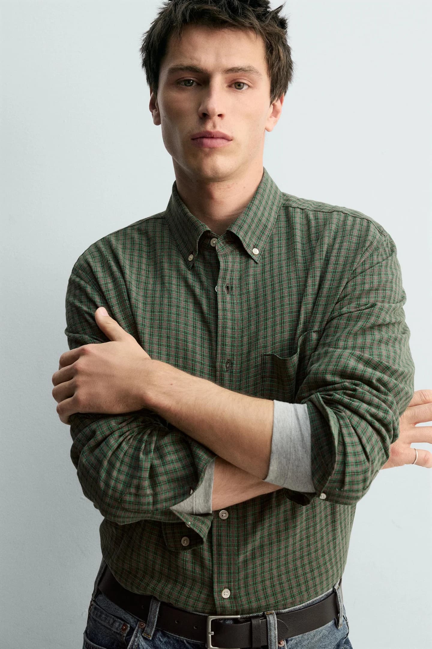 РУБАШКА В КЛЕТИКУ, ОГРАНИЧЕННАЯ ВЫПУСКА