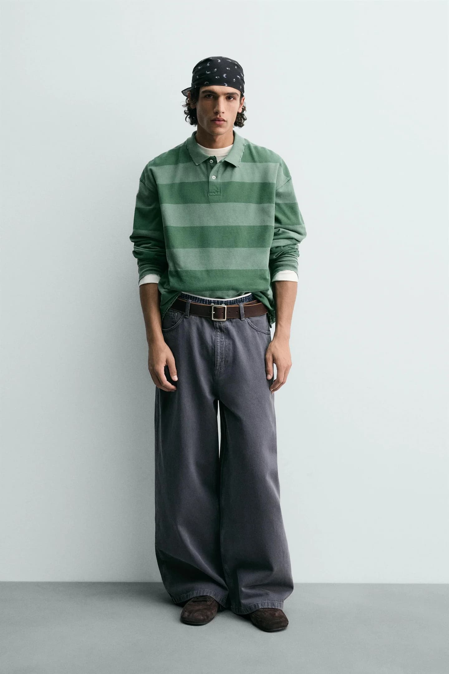 ШИРОКИЕ БРЮКИ, ОГРАНИЧЕННАЯ ВЫПУСКА