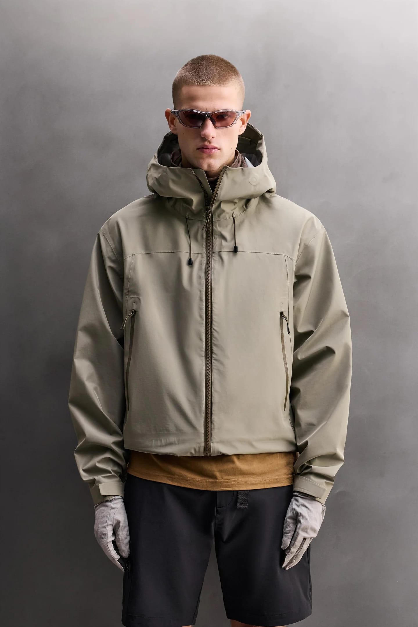 ТЕХНИЧЕСКАЯ КУРТКА SHELL AARON LEVINE X Zara