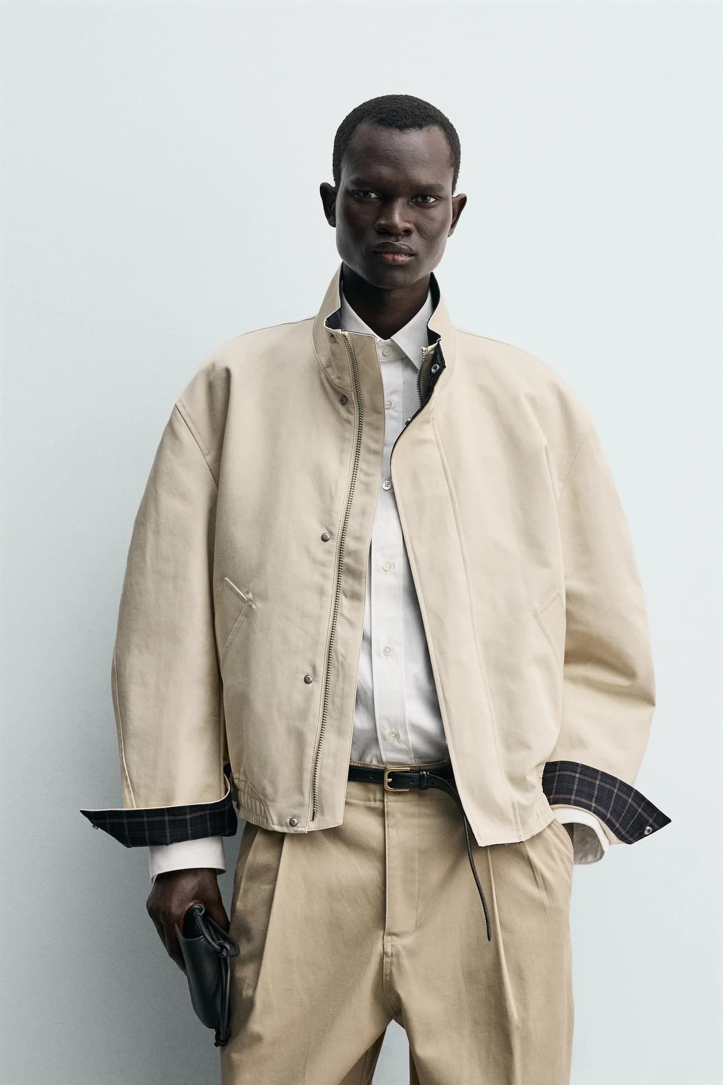 КУРТКА С КОНТРАСТНЫМ ВОРОТНИКОМ