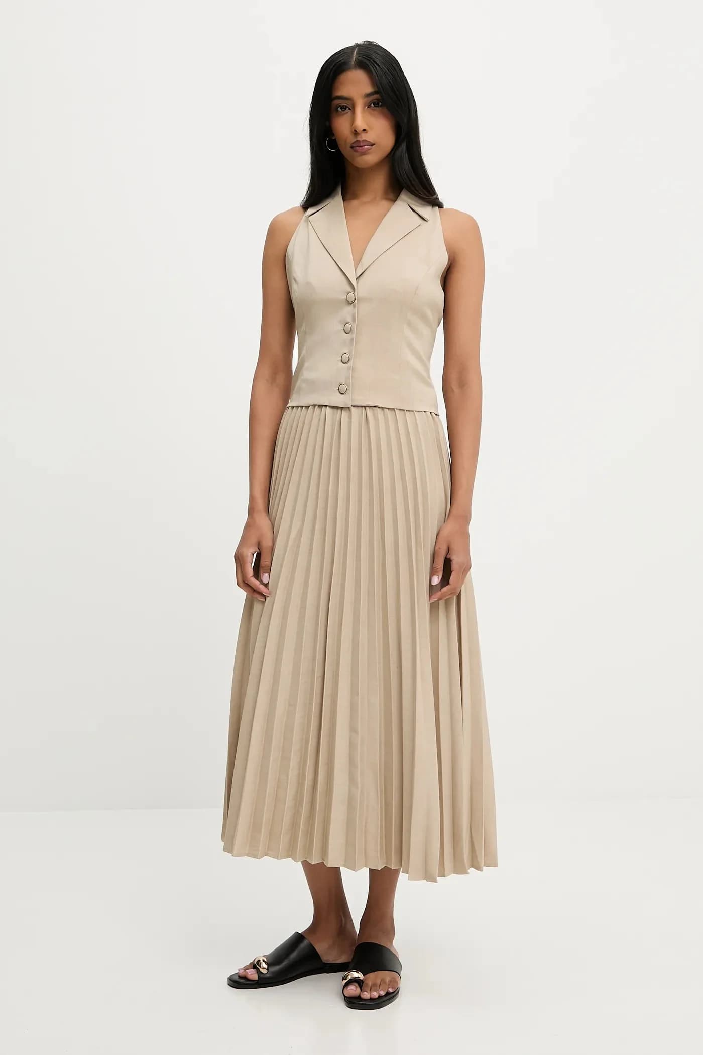 Жилет и юбка