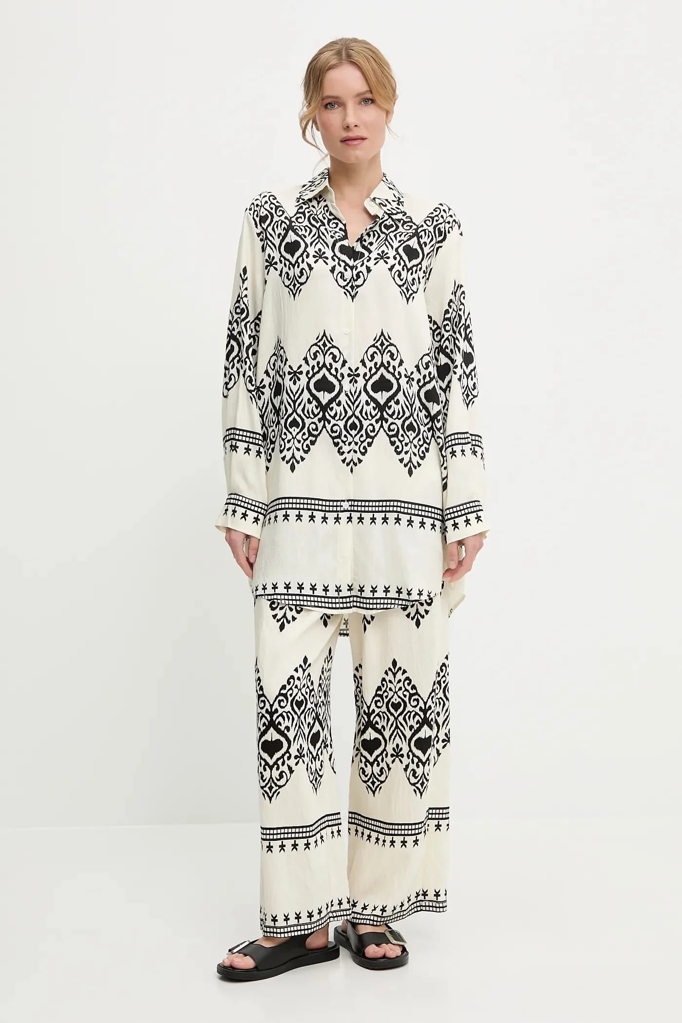 Рубашка и брюки