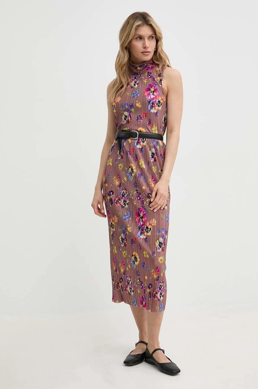 Комплект - блузка и юбка.