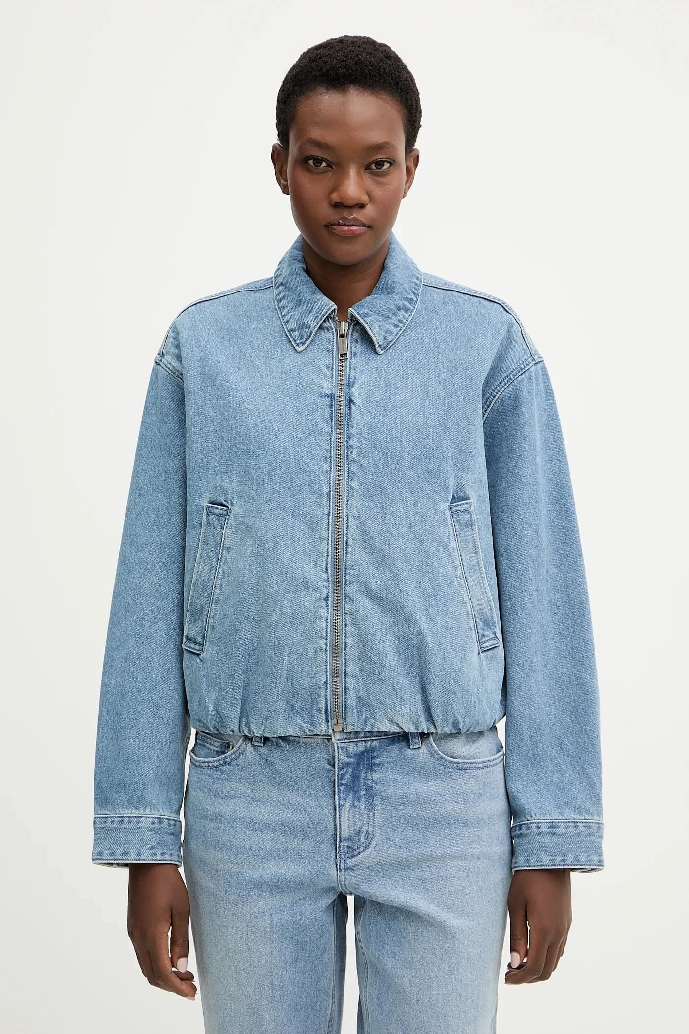 Джинсовая куртка