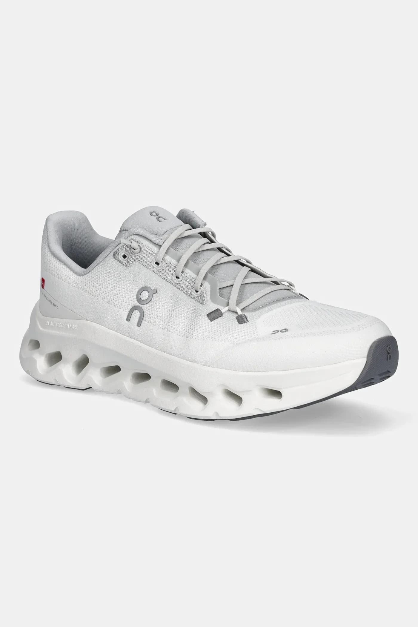 кроссовки Cloudtilt