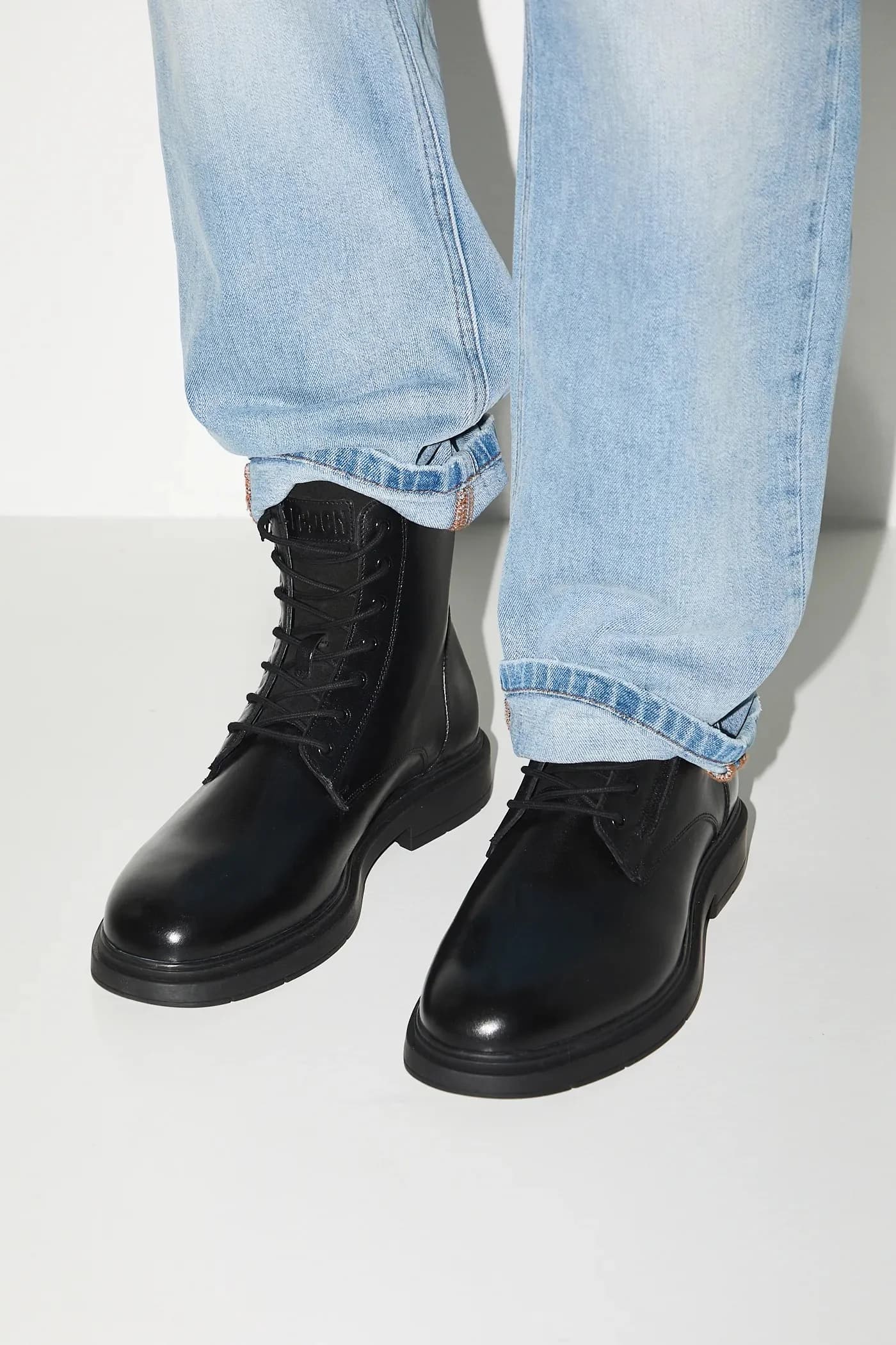 Высокие кожаные туфли