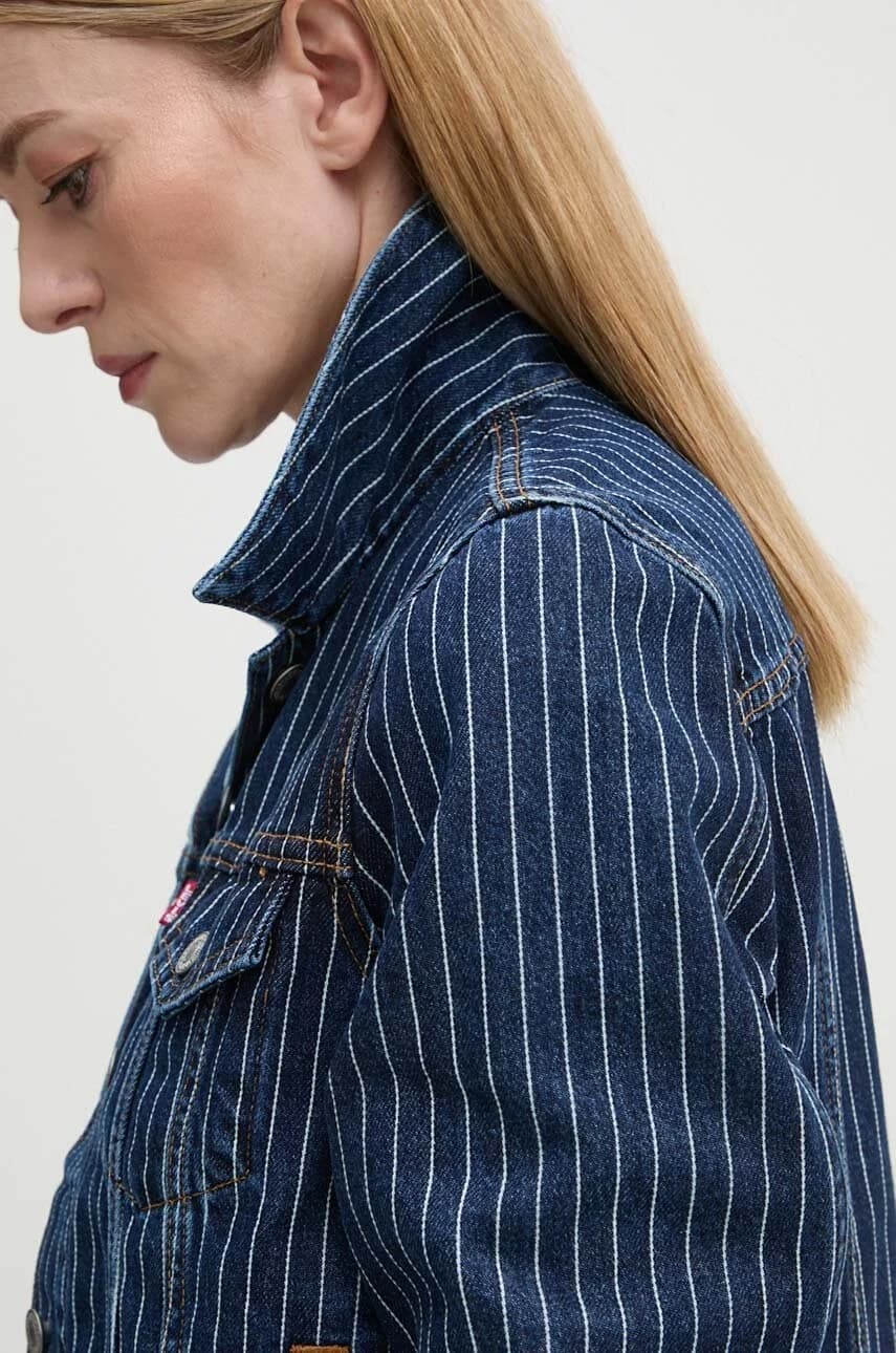 Джинсовая куртка