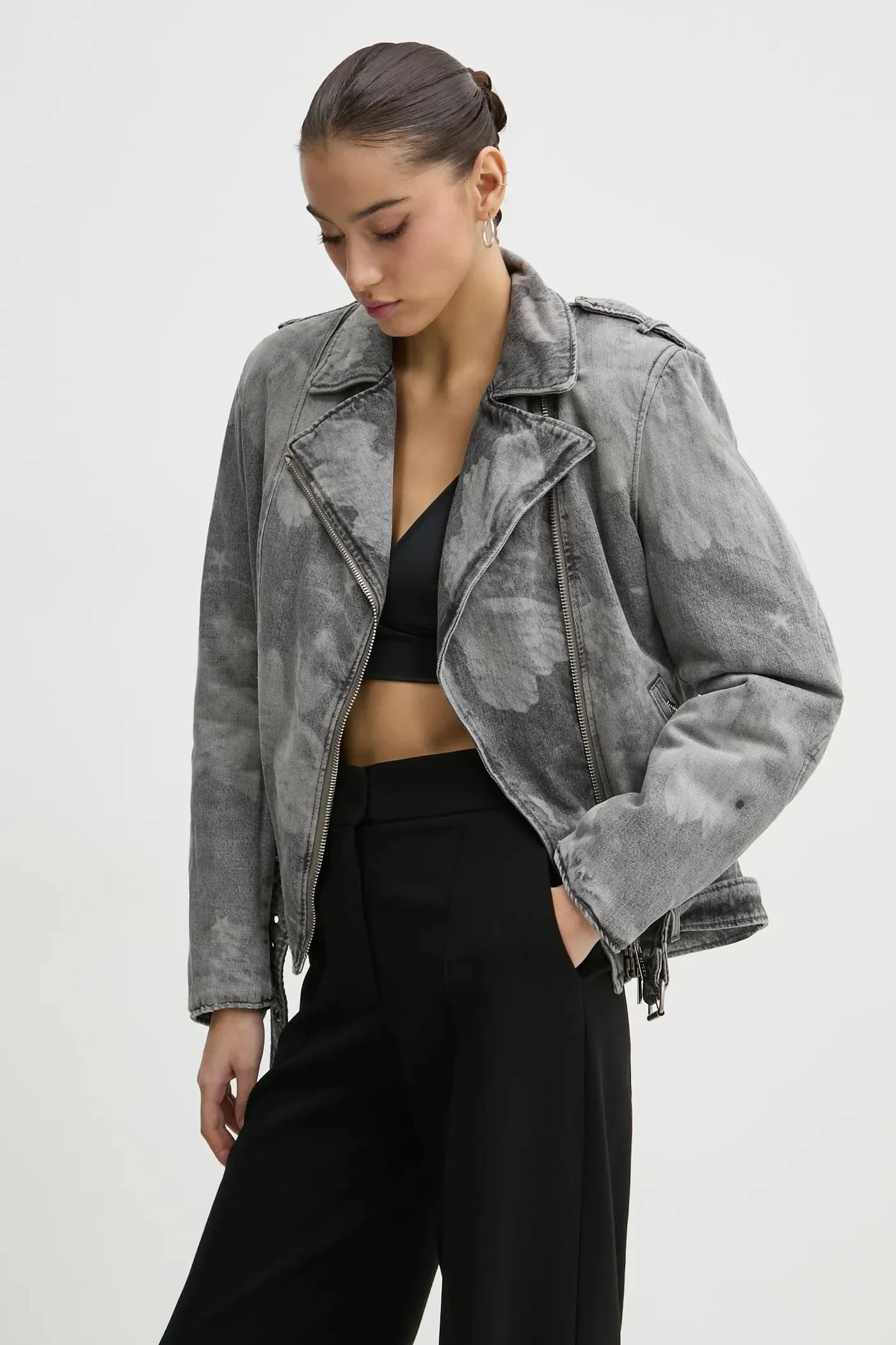 Джинсовая куртка