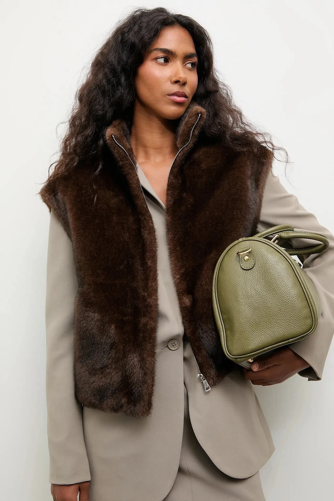 Без рукавов