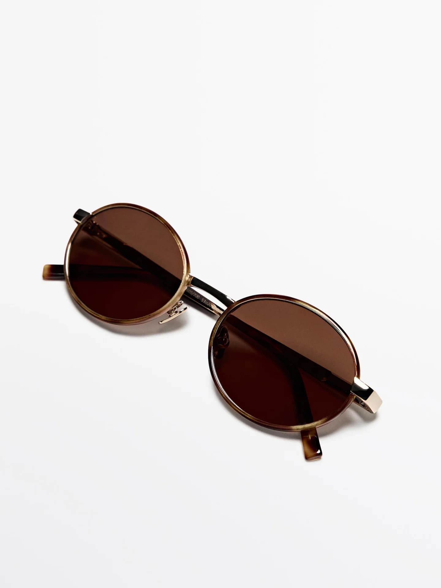 Круглые контрастные солнцезащитные очки