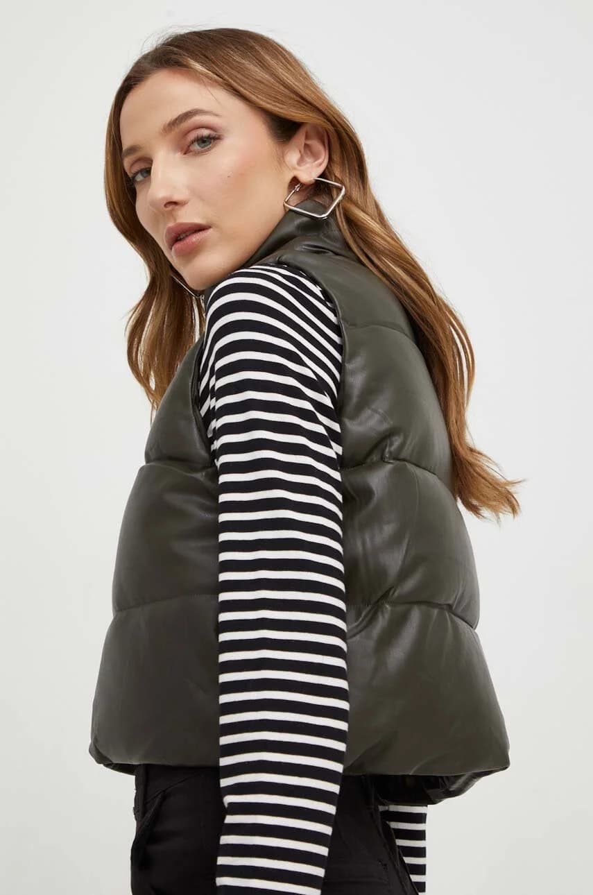 Без рукавов