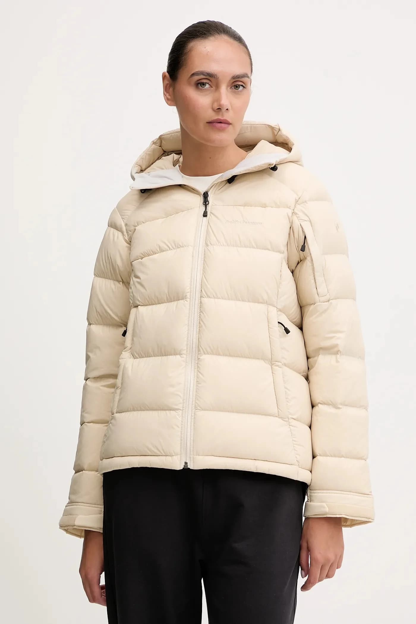 Спортивная куртка с морозным пухом