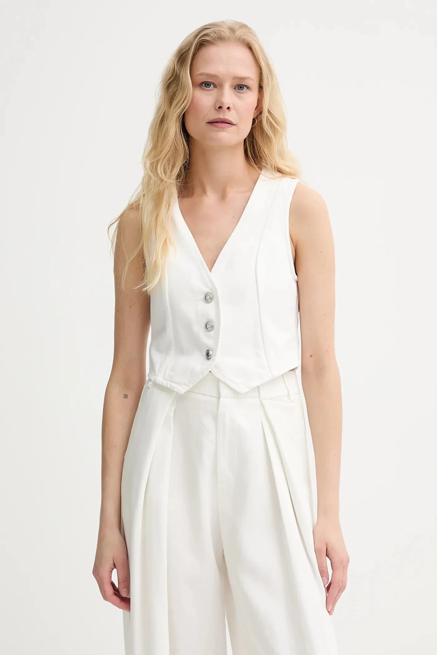 Джинсовый жилет