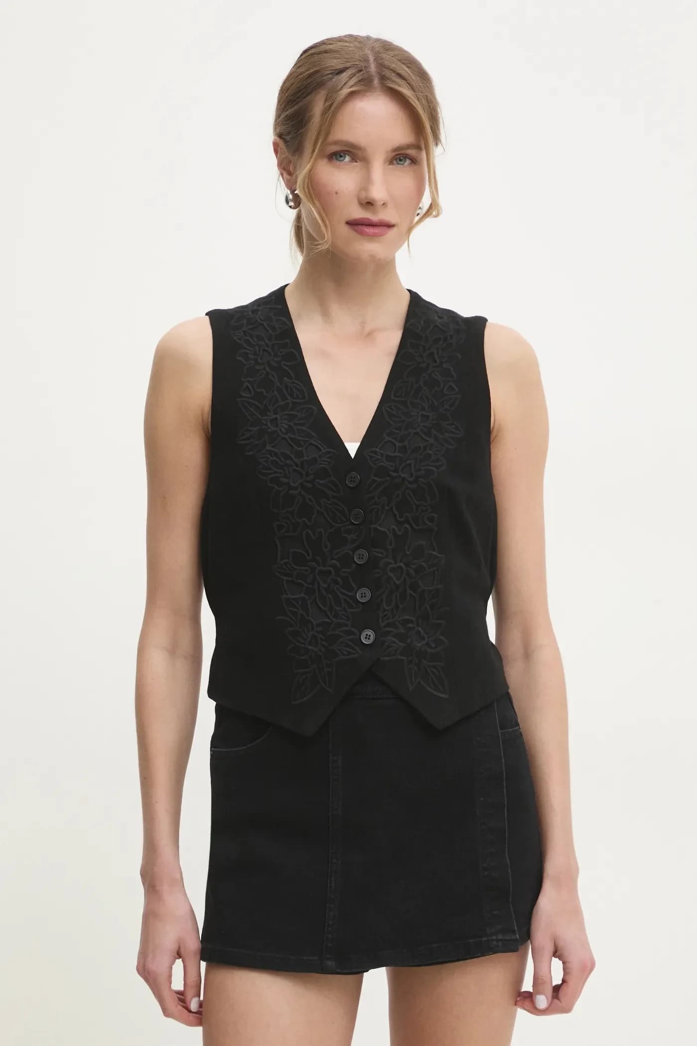 Жилет из смесового льна