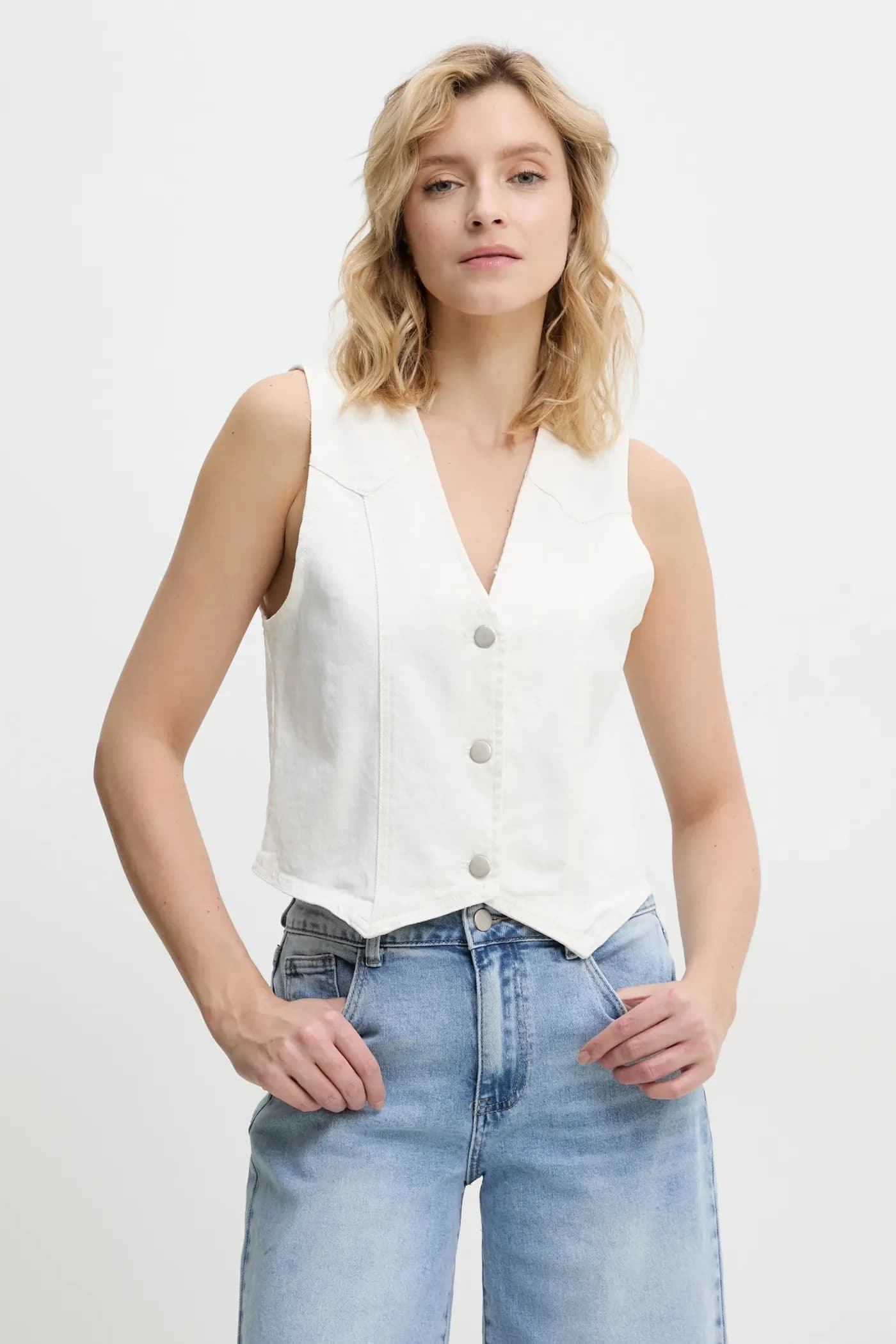 Джинсовый жилет