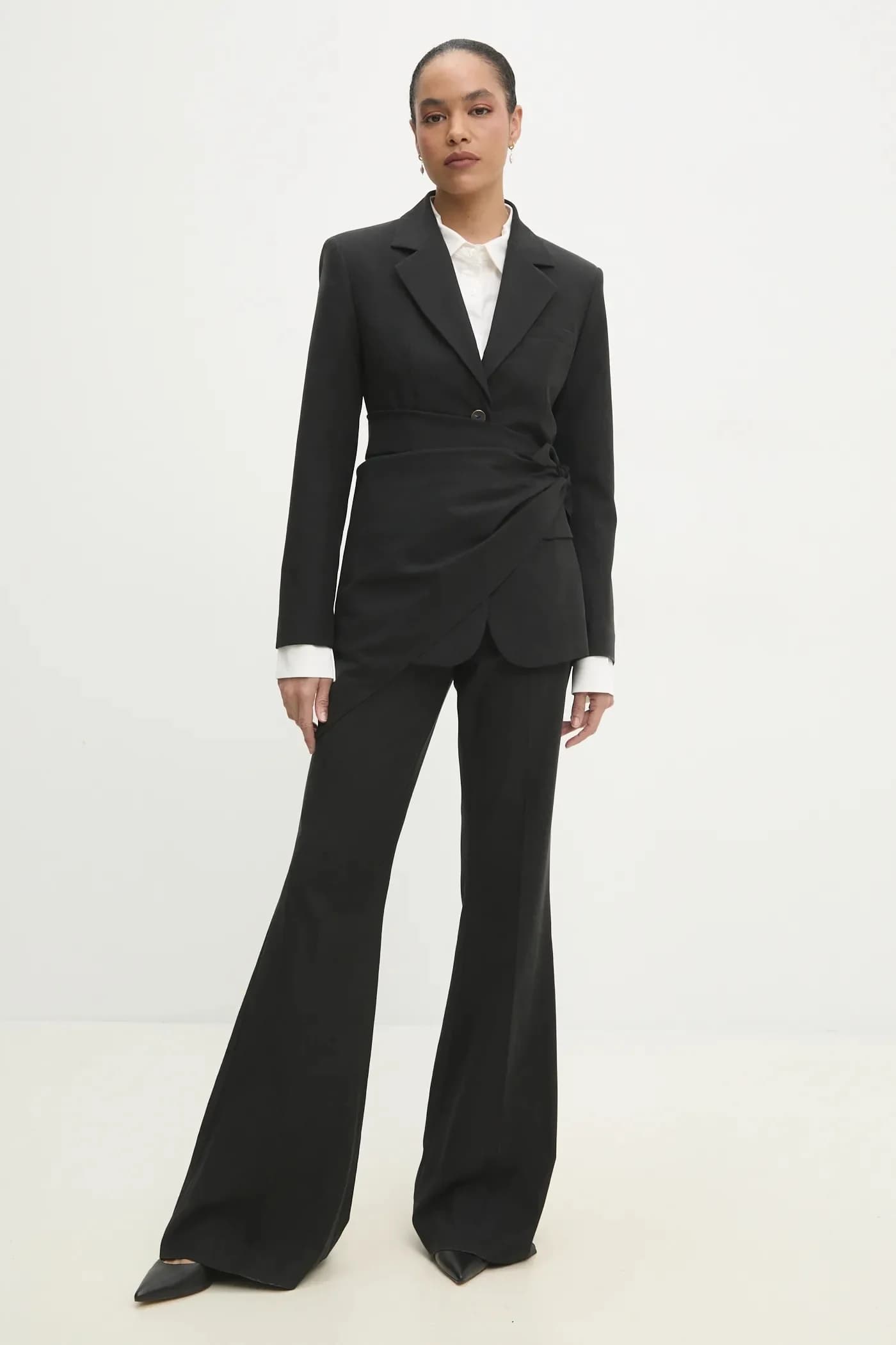 Индивидуальный жакет с шарфом