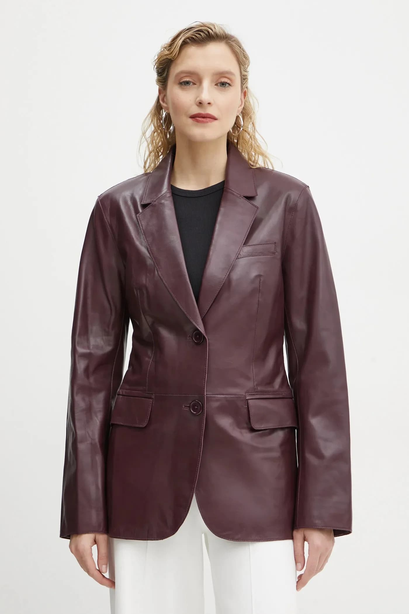 Мина кожаная куртка