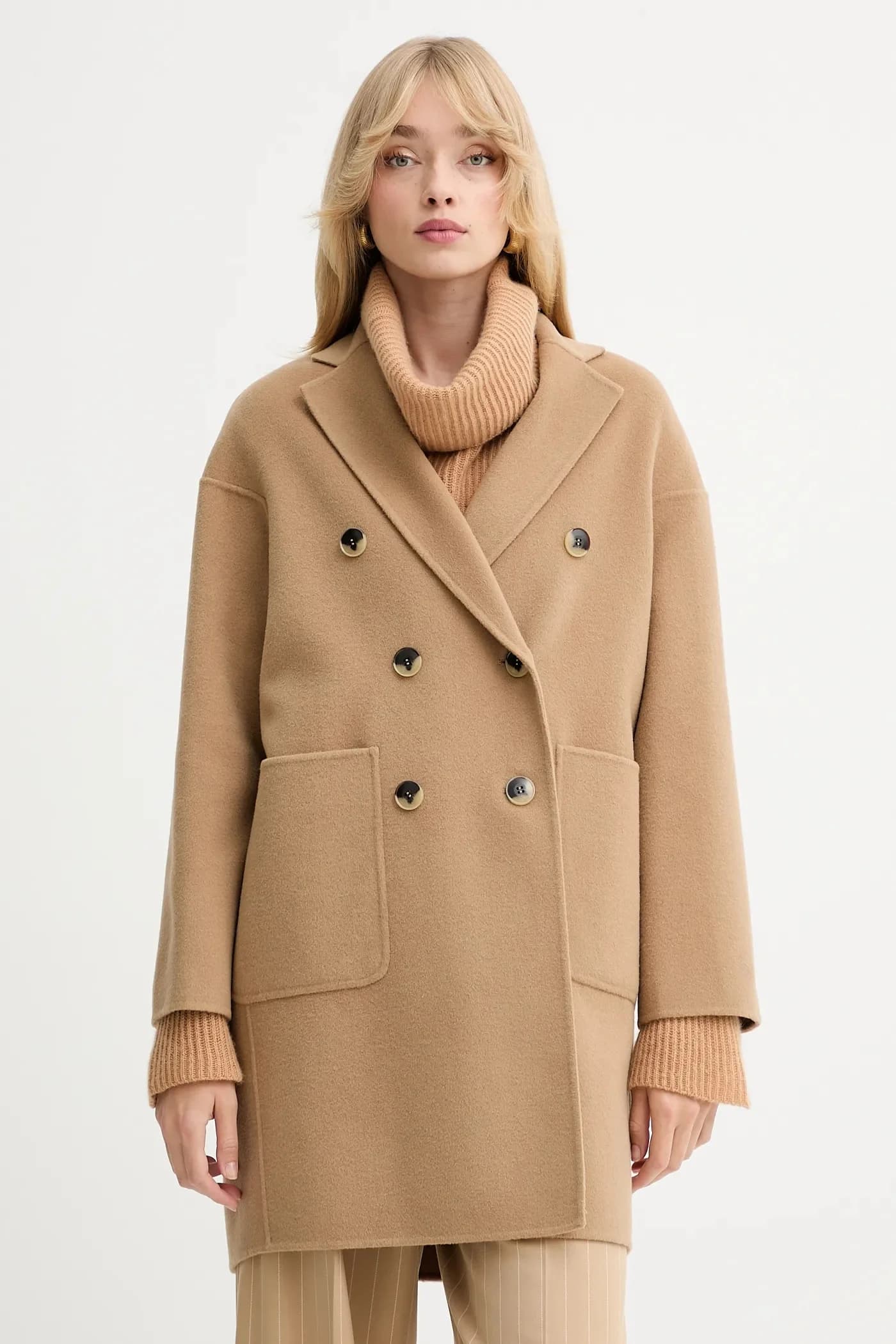 Шерстяное пальто