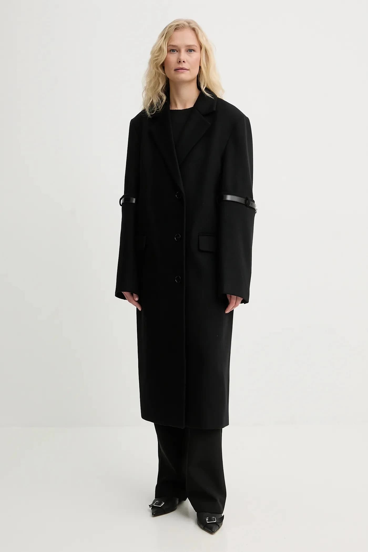 Пальто из смесовой шерсти с логотипом и поясом