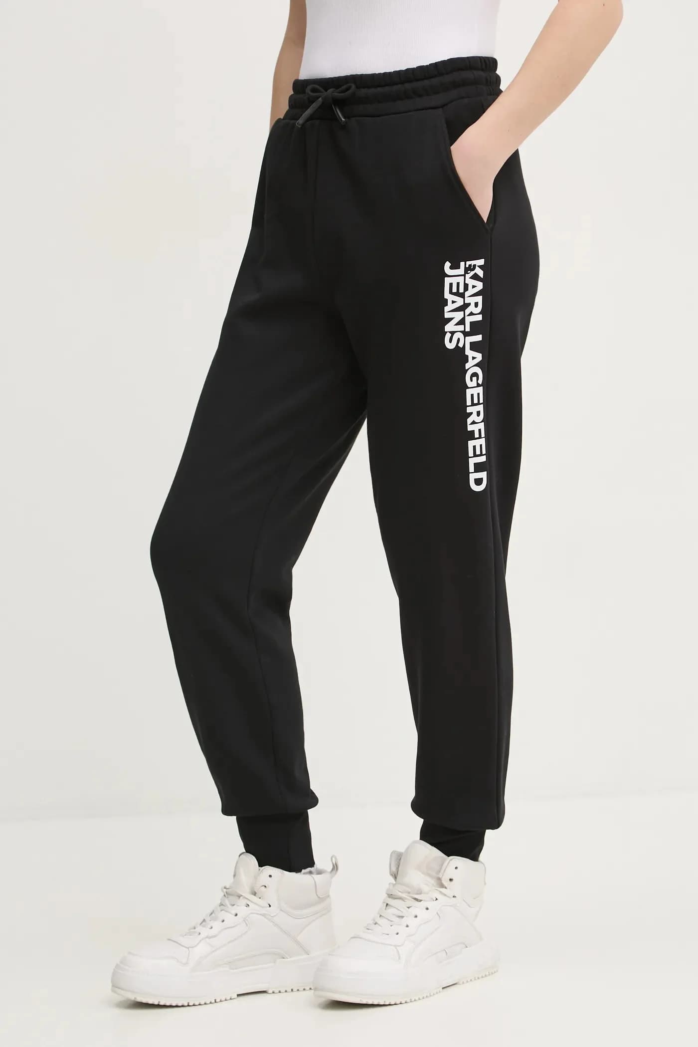 Спортивные штаны