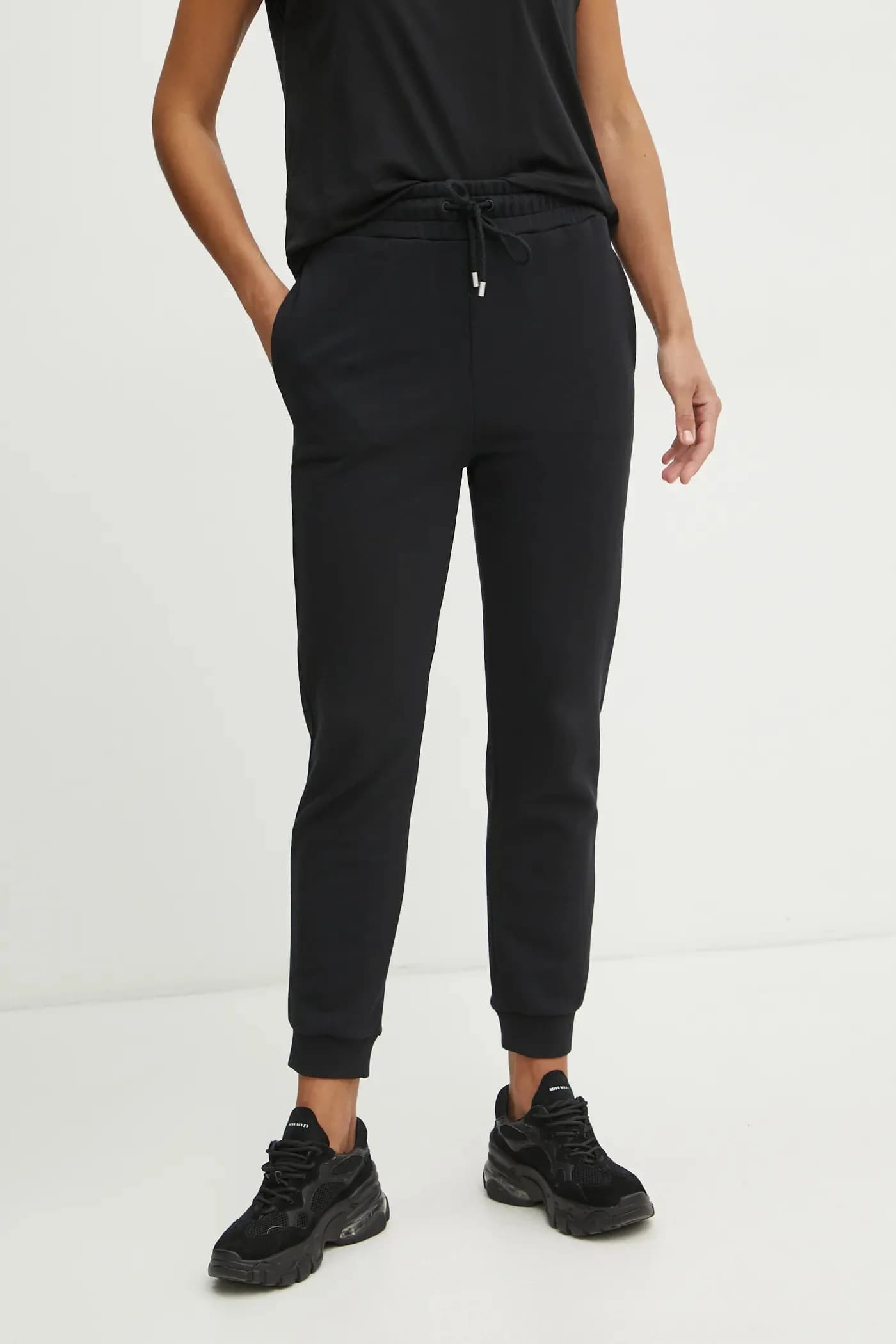 Хлопковые спортивные штаны