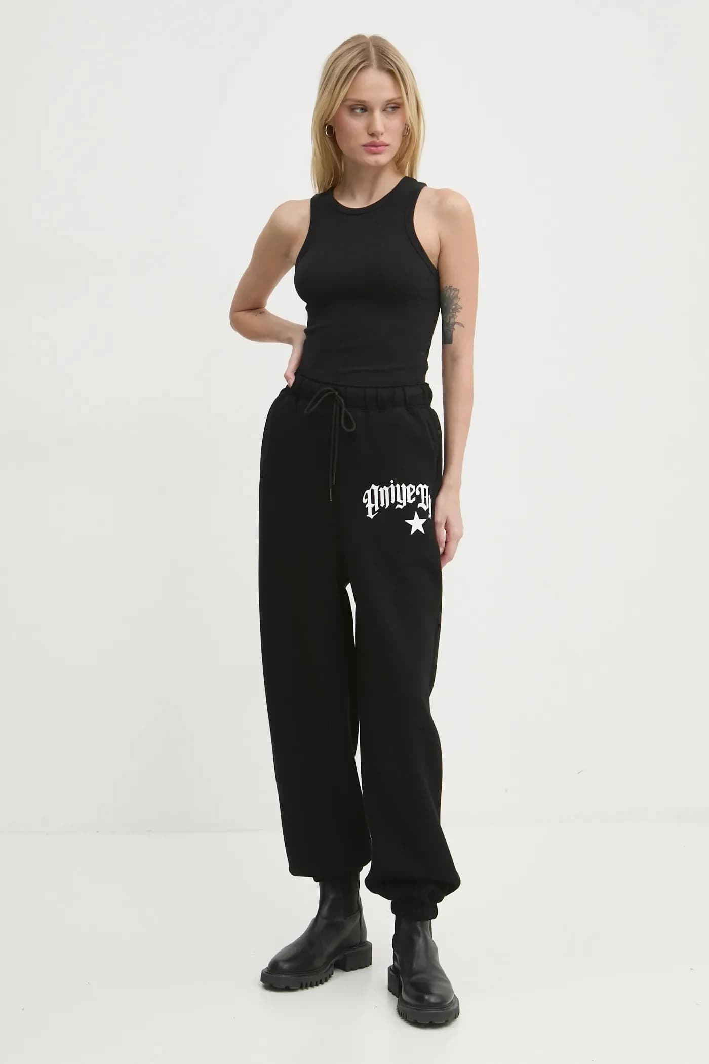 Спортивные штаны