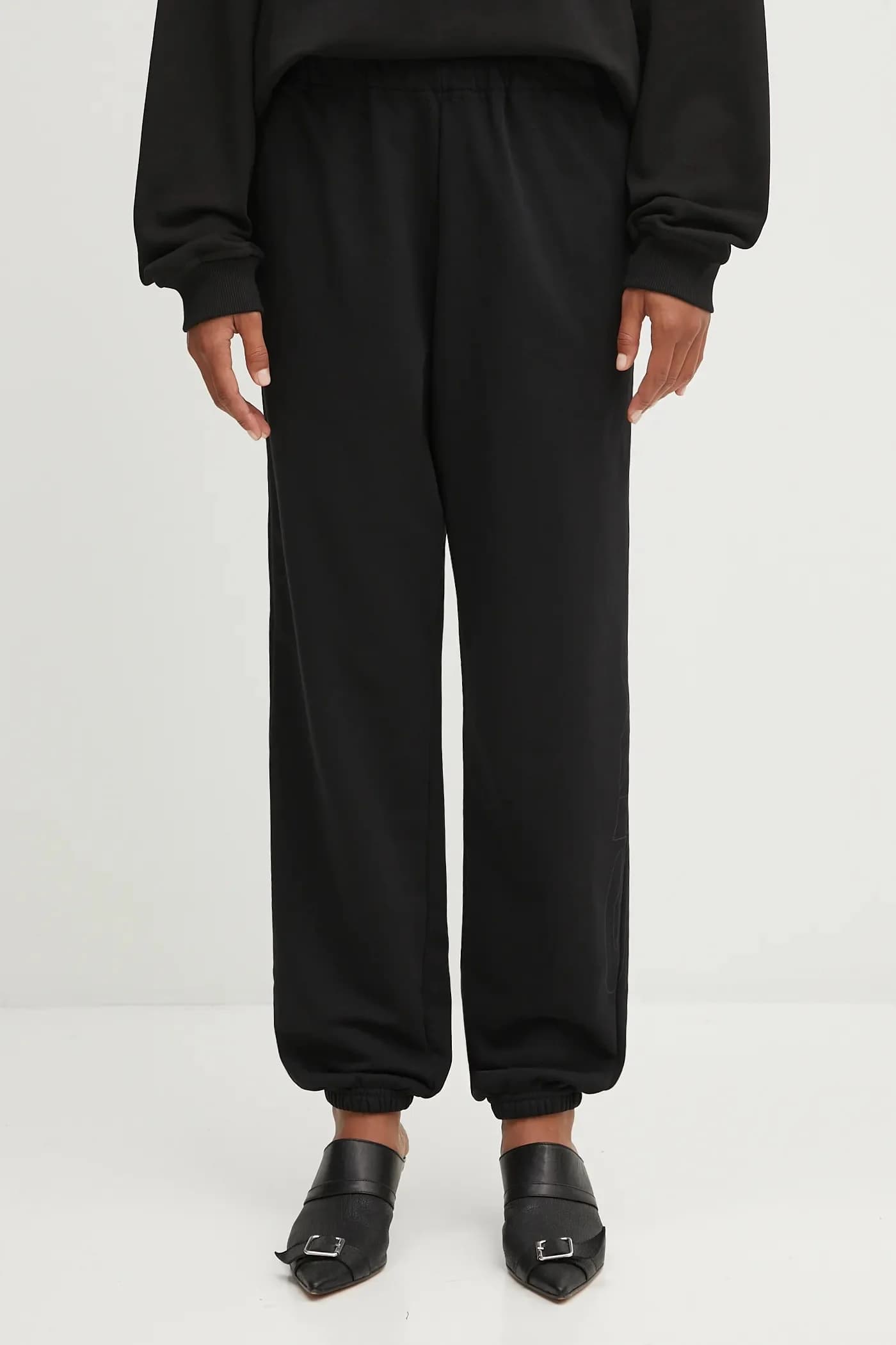 Спортивные штаны