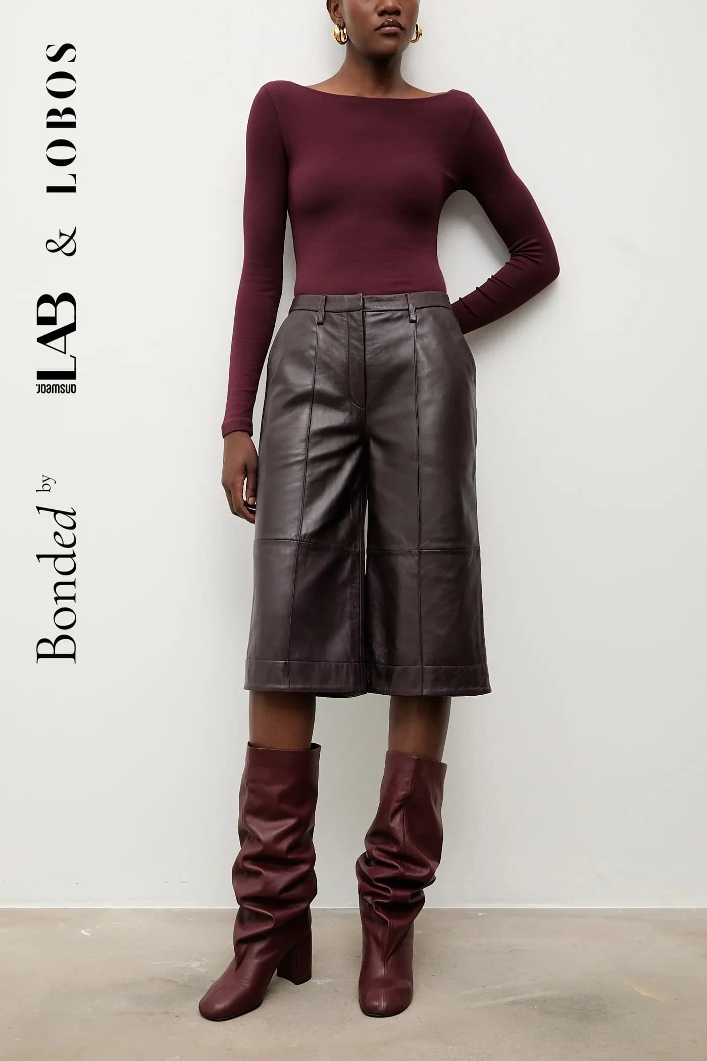 Скреплены кожаными брюками Answear.LAB и LOBOS.