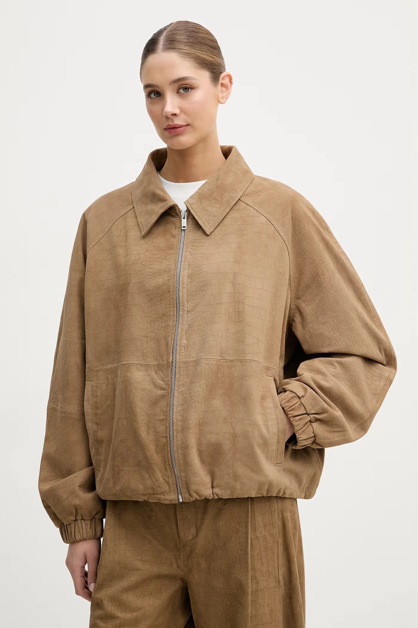 Женская кожаная куртка