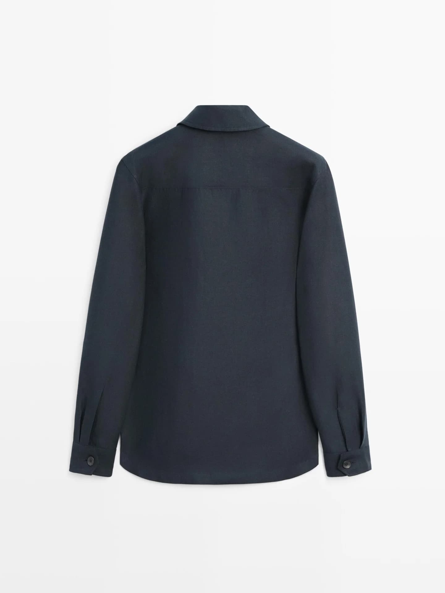 Льняная рубашка с карманом