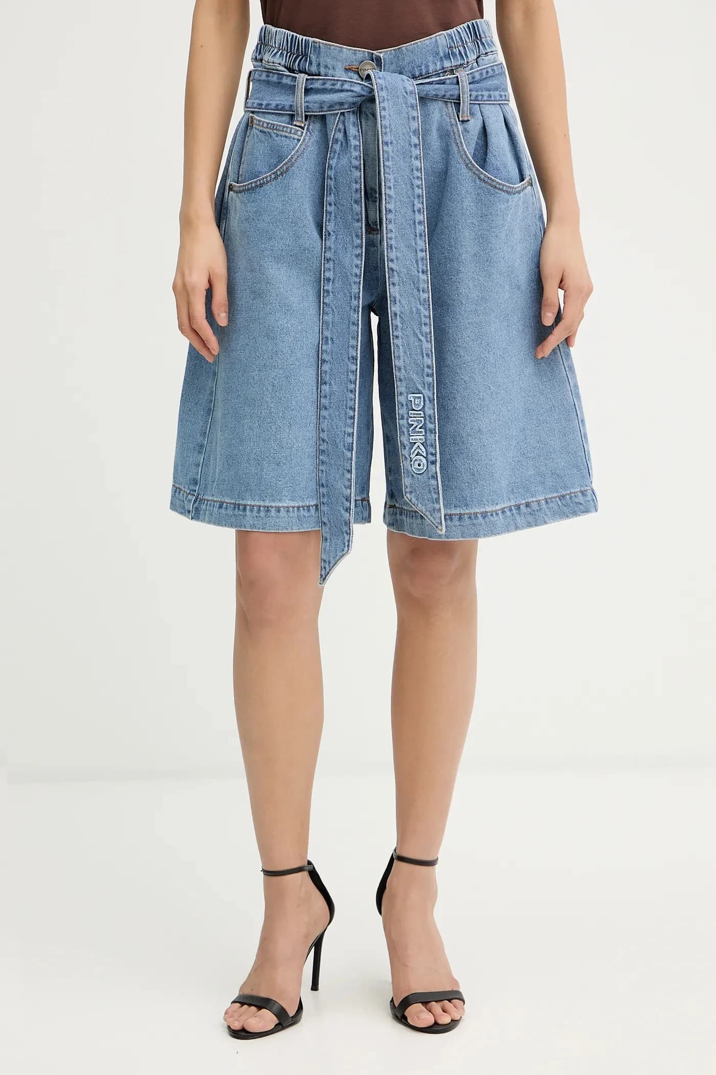 Джинсовые шорты