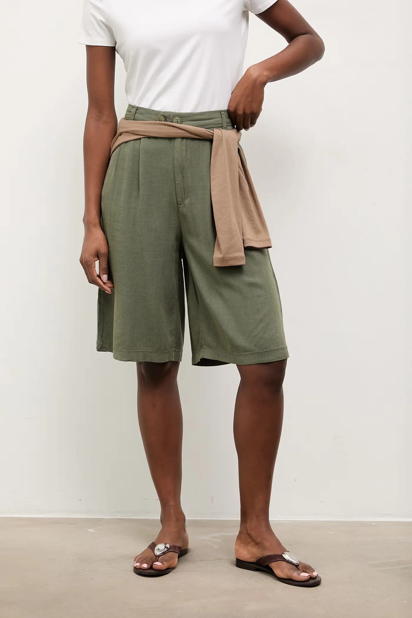 Льняные шорты