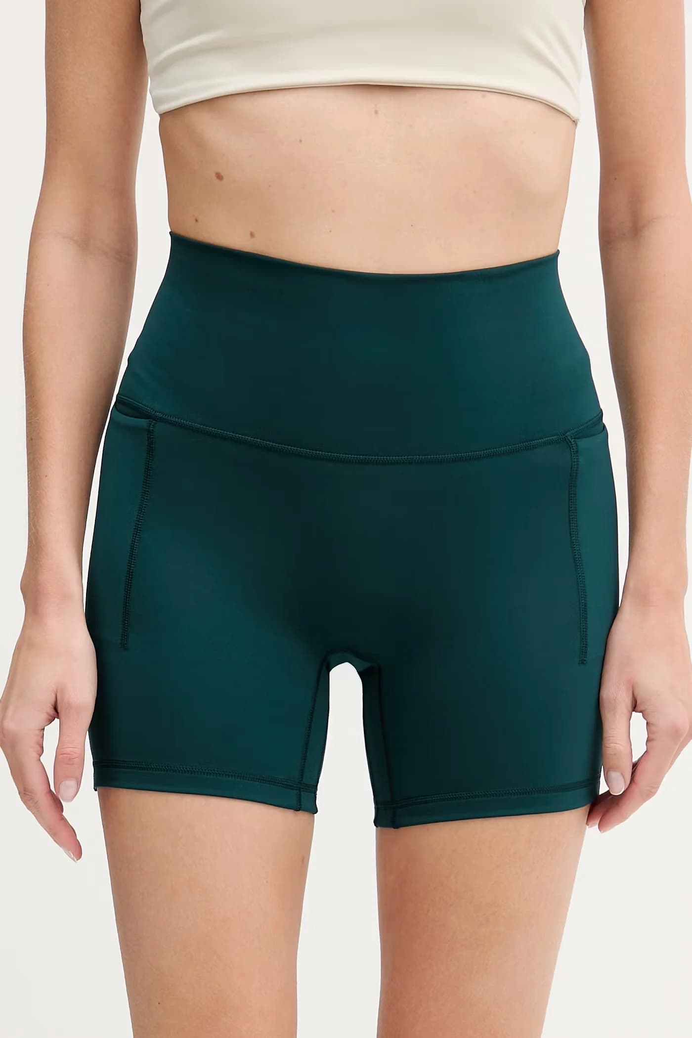 Тренировочные шорты