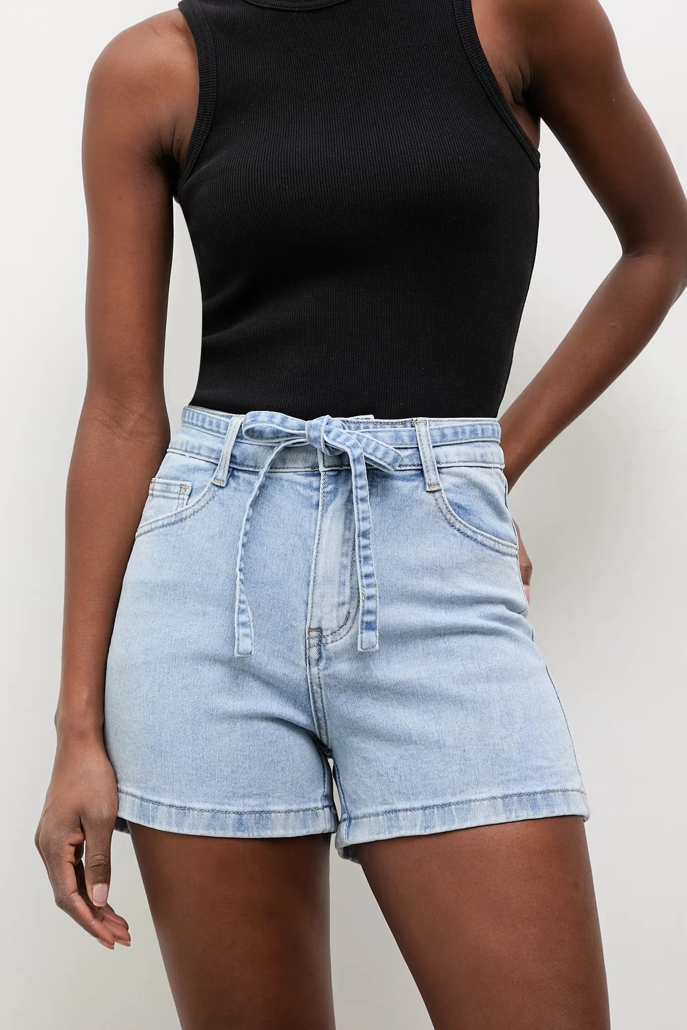 Джинсовые шорты