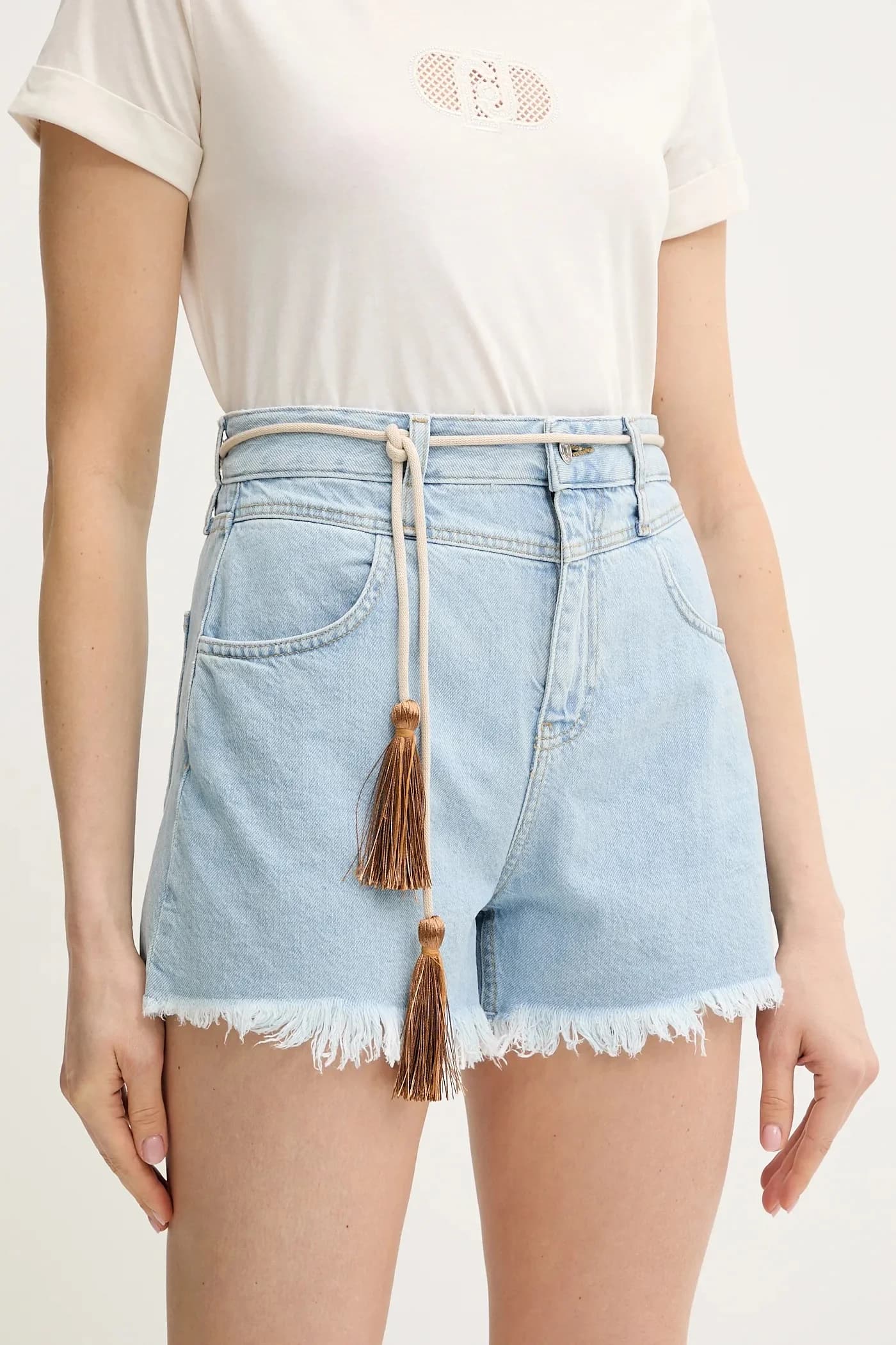 Джинсовые шорты