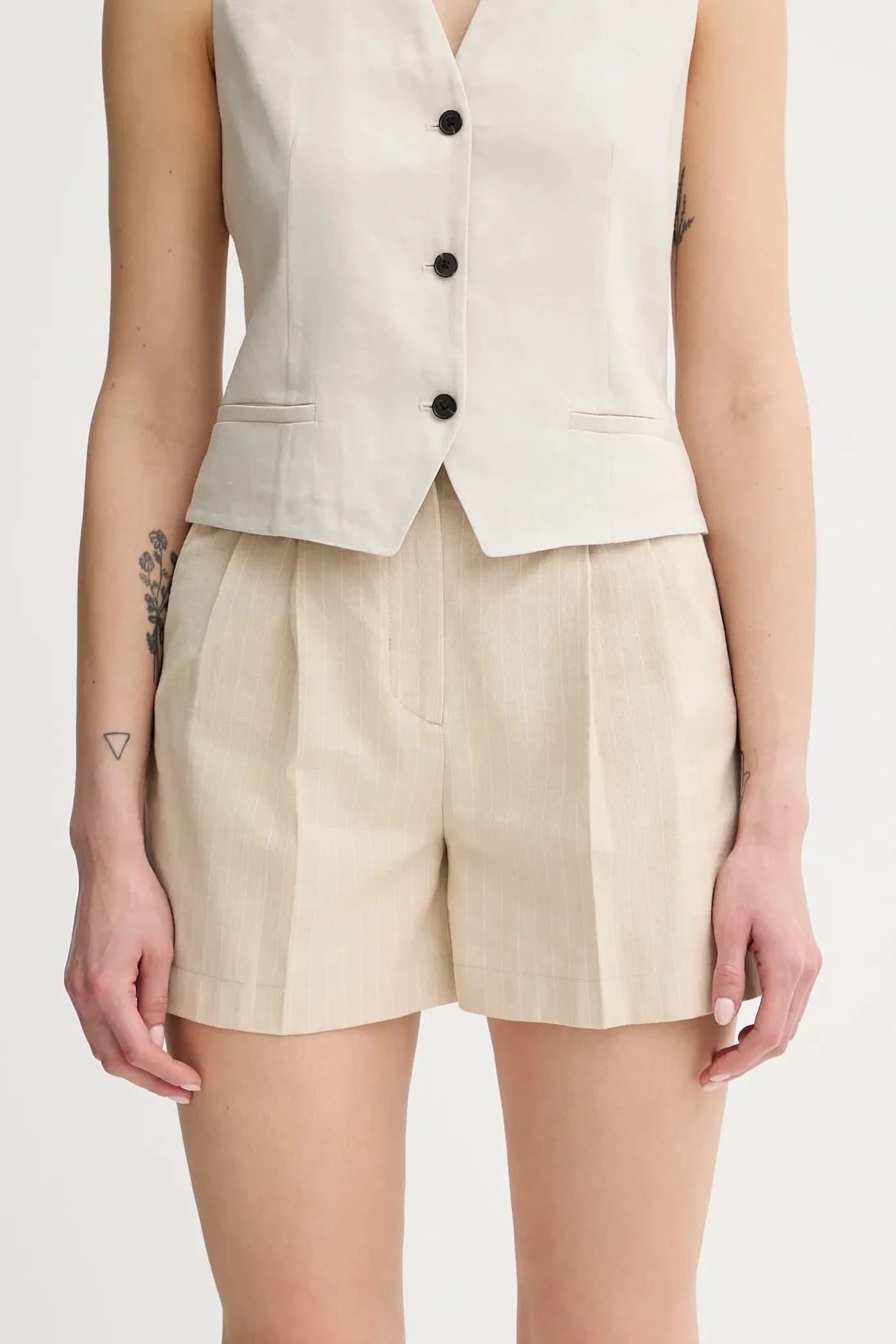 Шорты из смесового льна