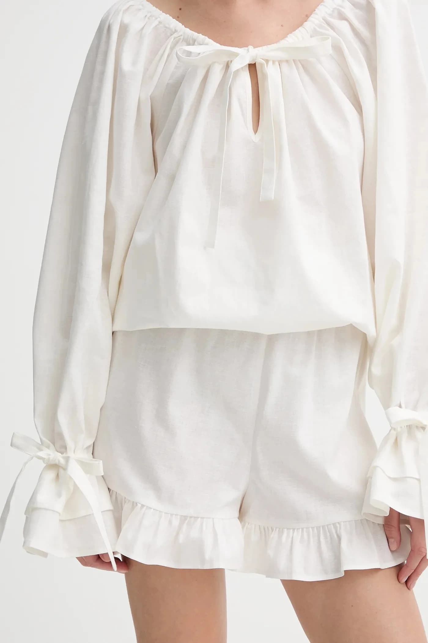 Льняные шорты