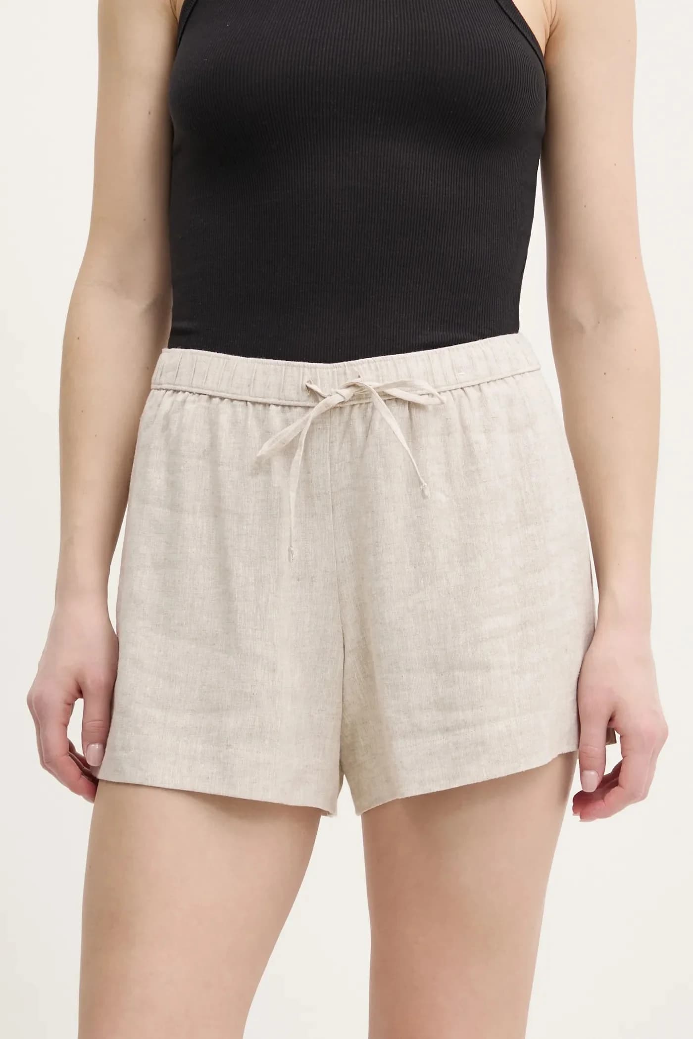 Льняные шорты