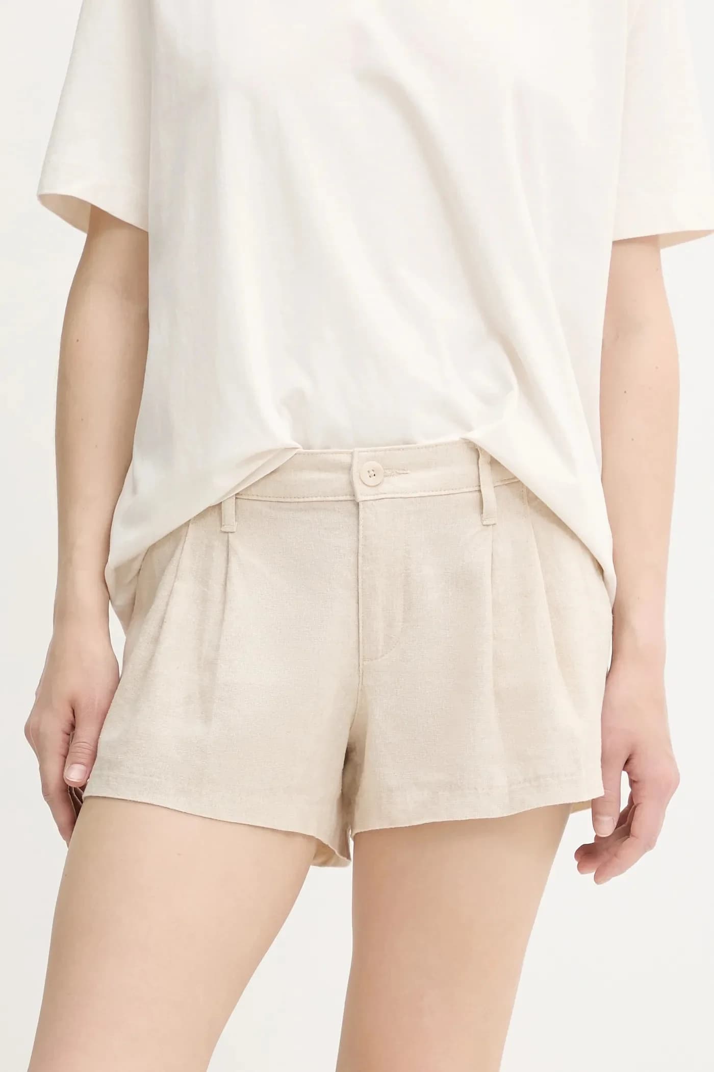Льняные шорты