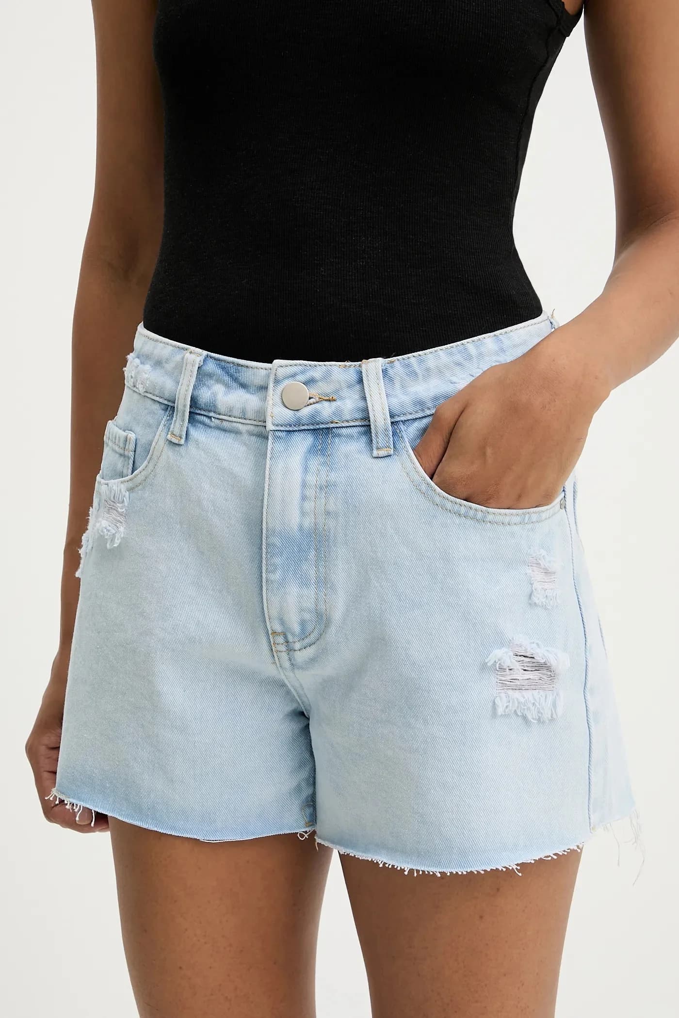 Джинсовые шорты