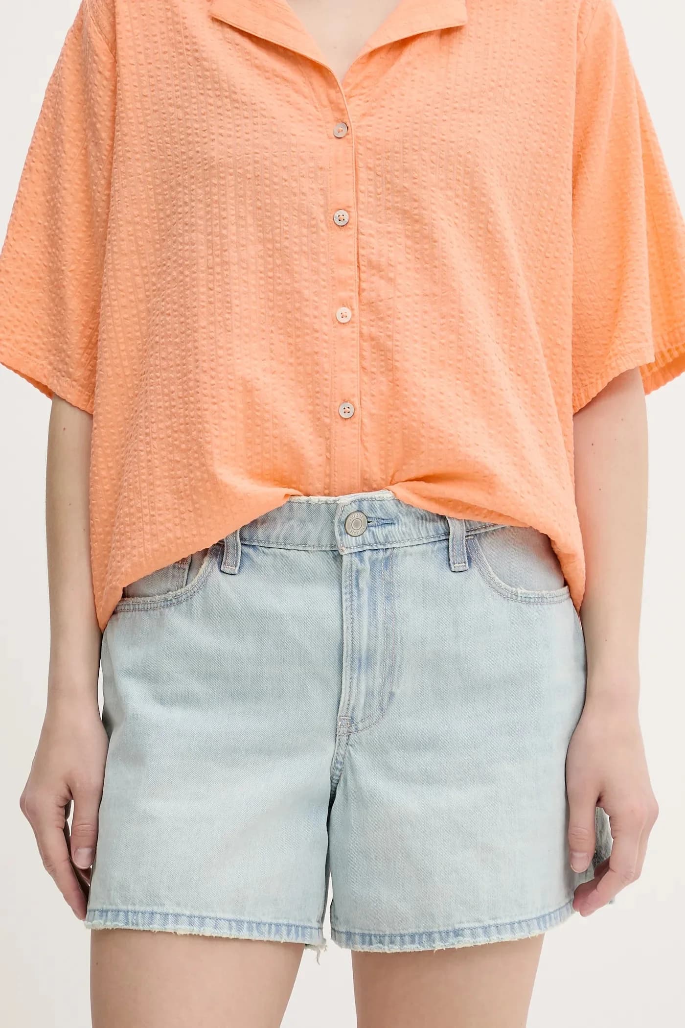 Джинсовые шорты