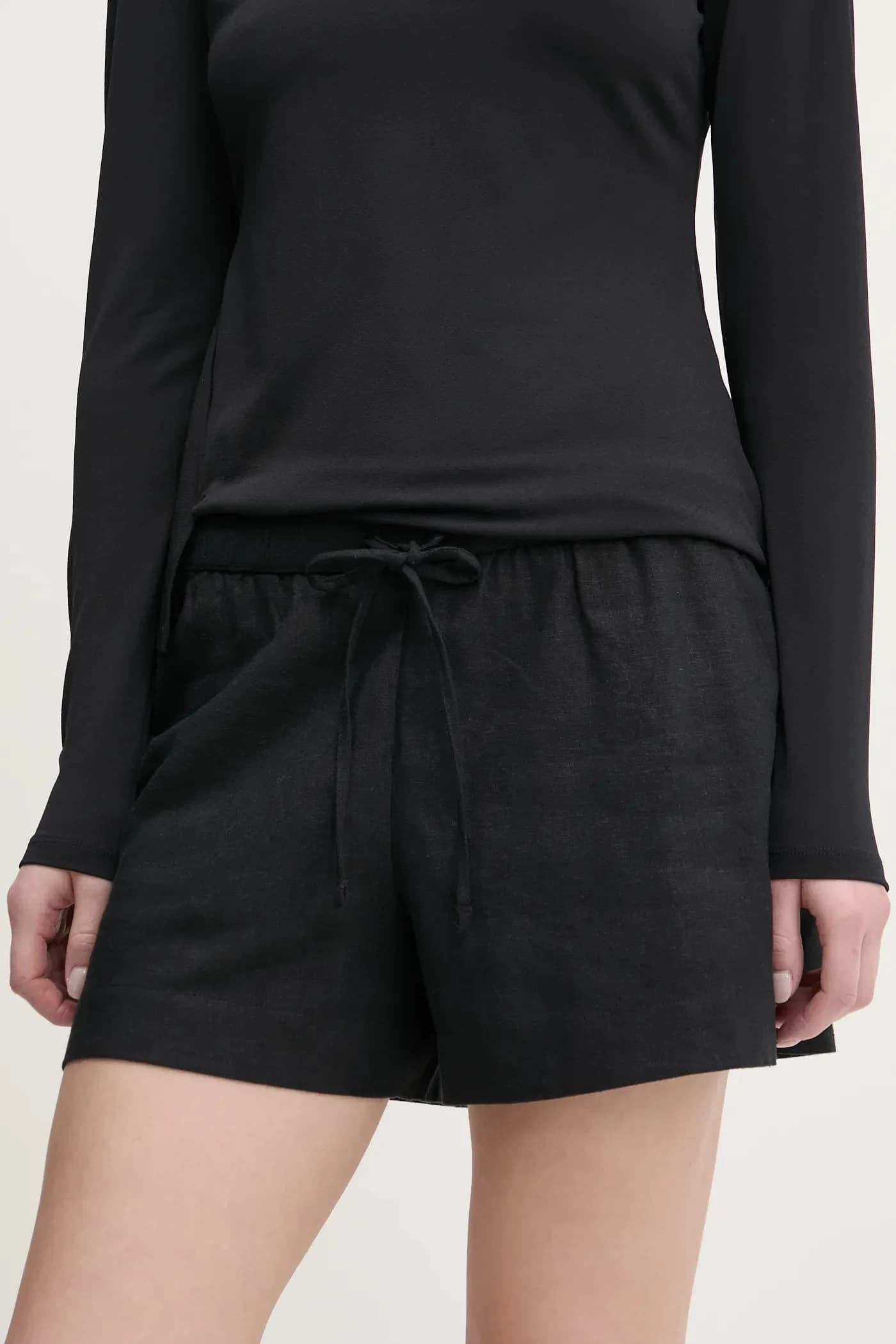 Льняные шорты