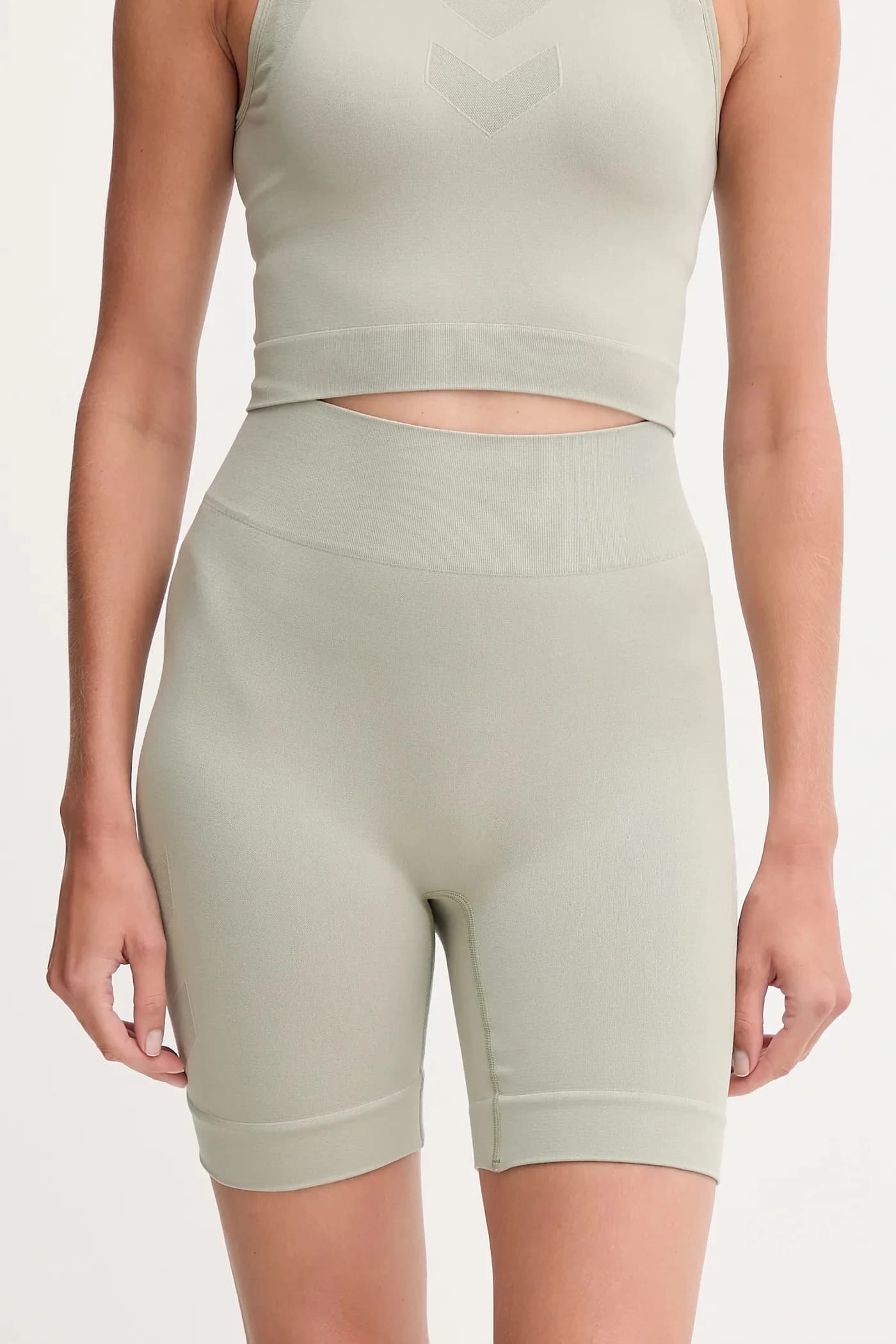 Тренировочные шорты