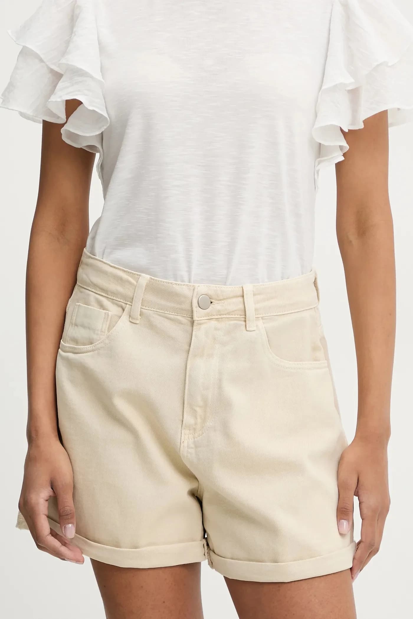 Джинсовые шорты