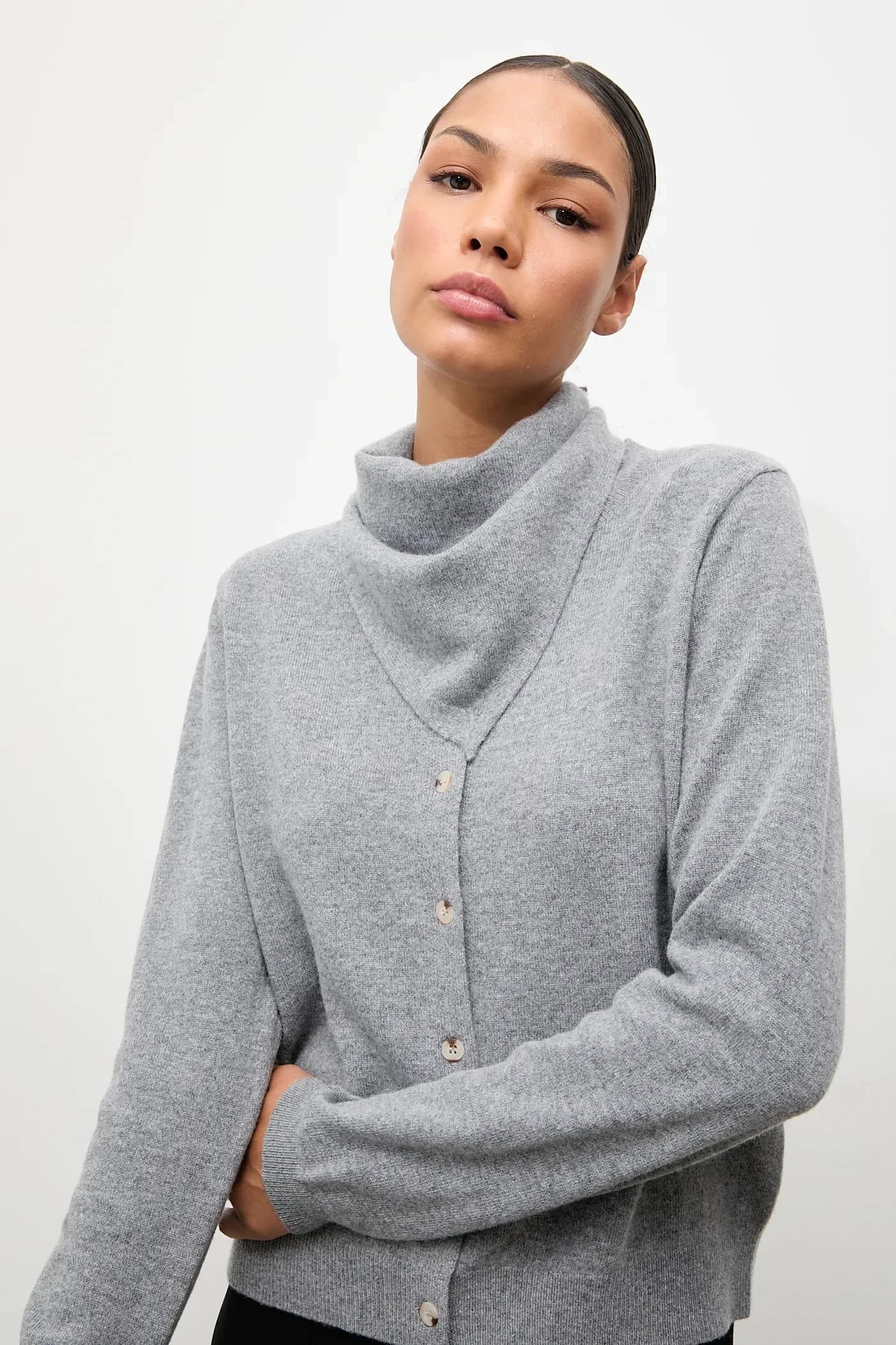 Кардиган из мериносовой шерсти с шарфом