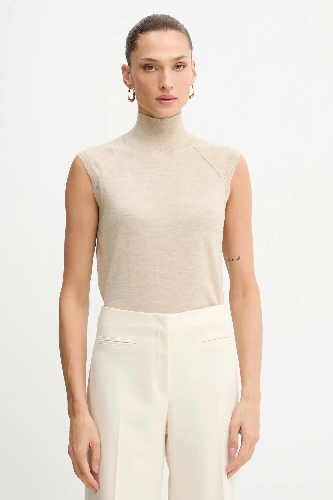 жилет из шерсти фипини