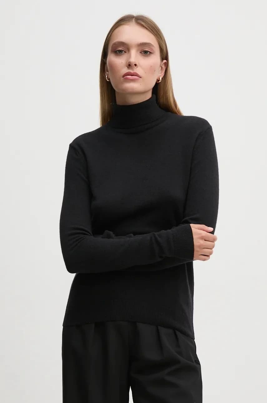 Шерстяной свитер