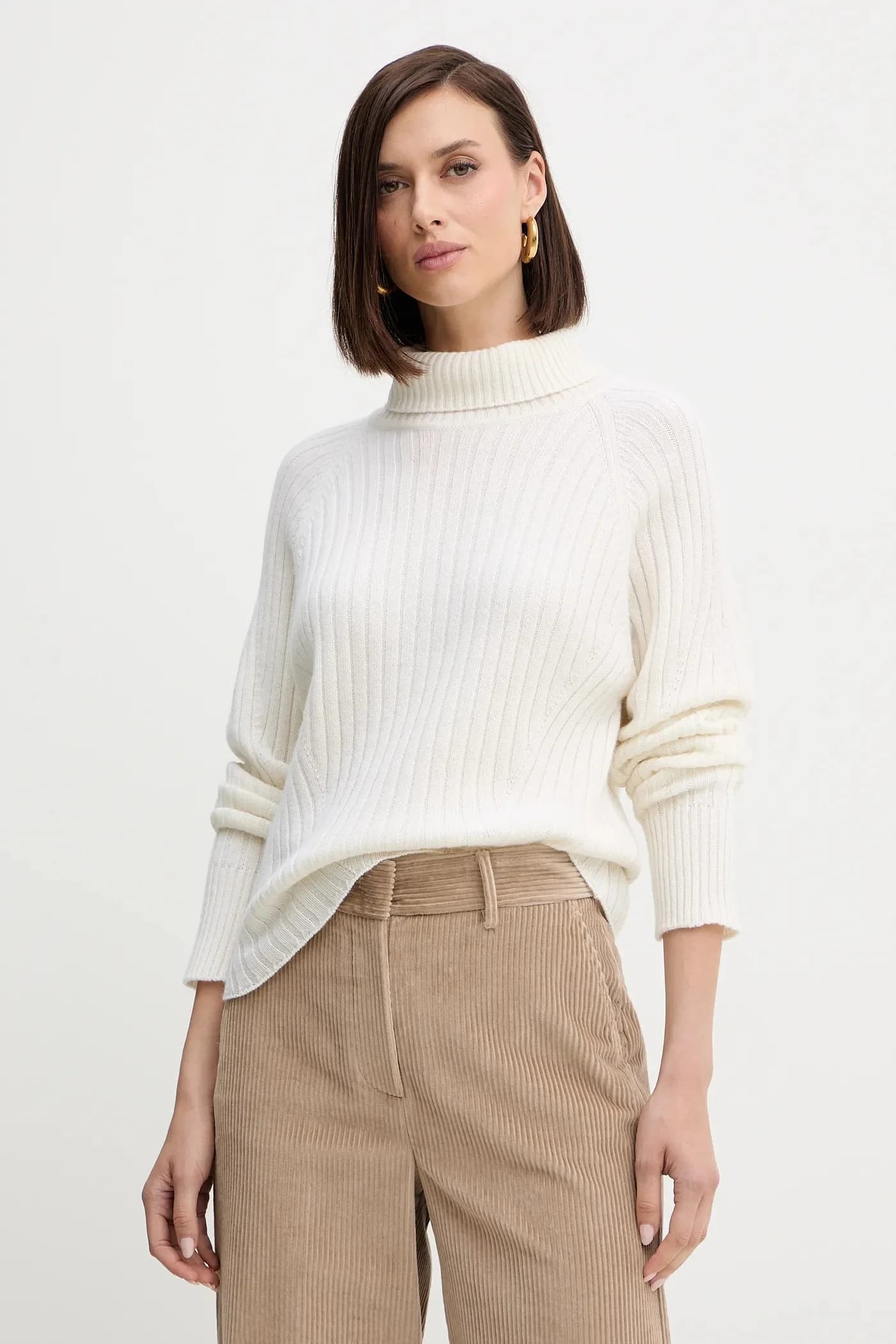 Шерстяной свитер