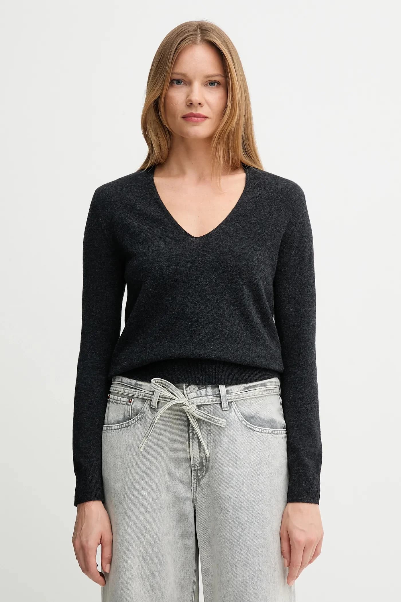 Шерстяной свитер